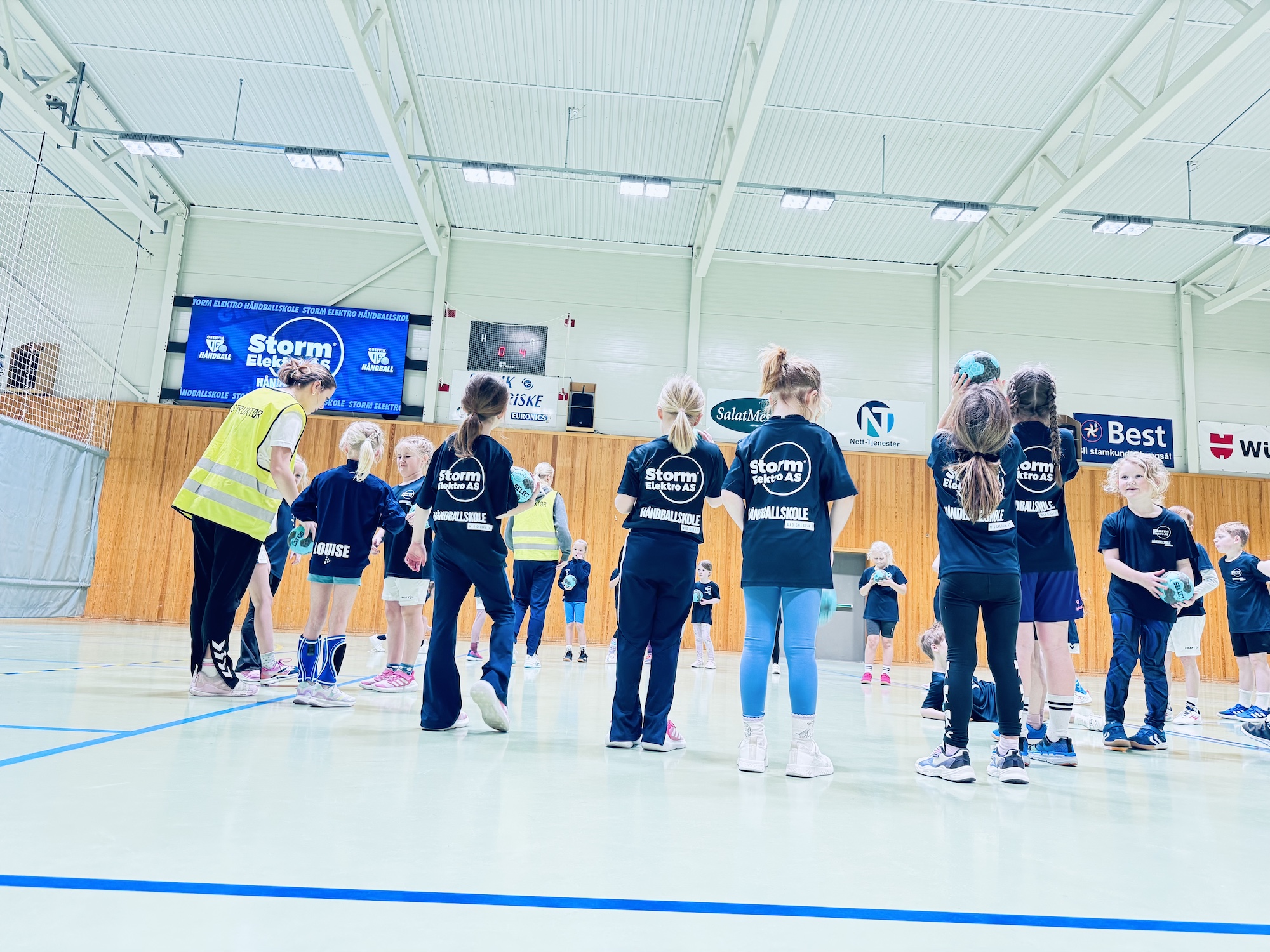 Rekordmange deltagere da Gresvik IF arrangerte Storm Elektro Håndballskole